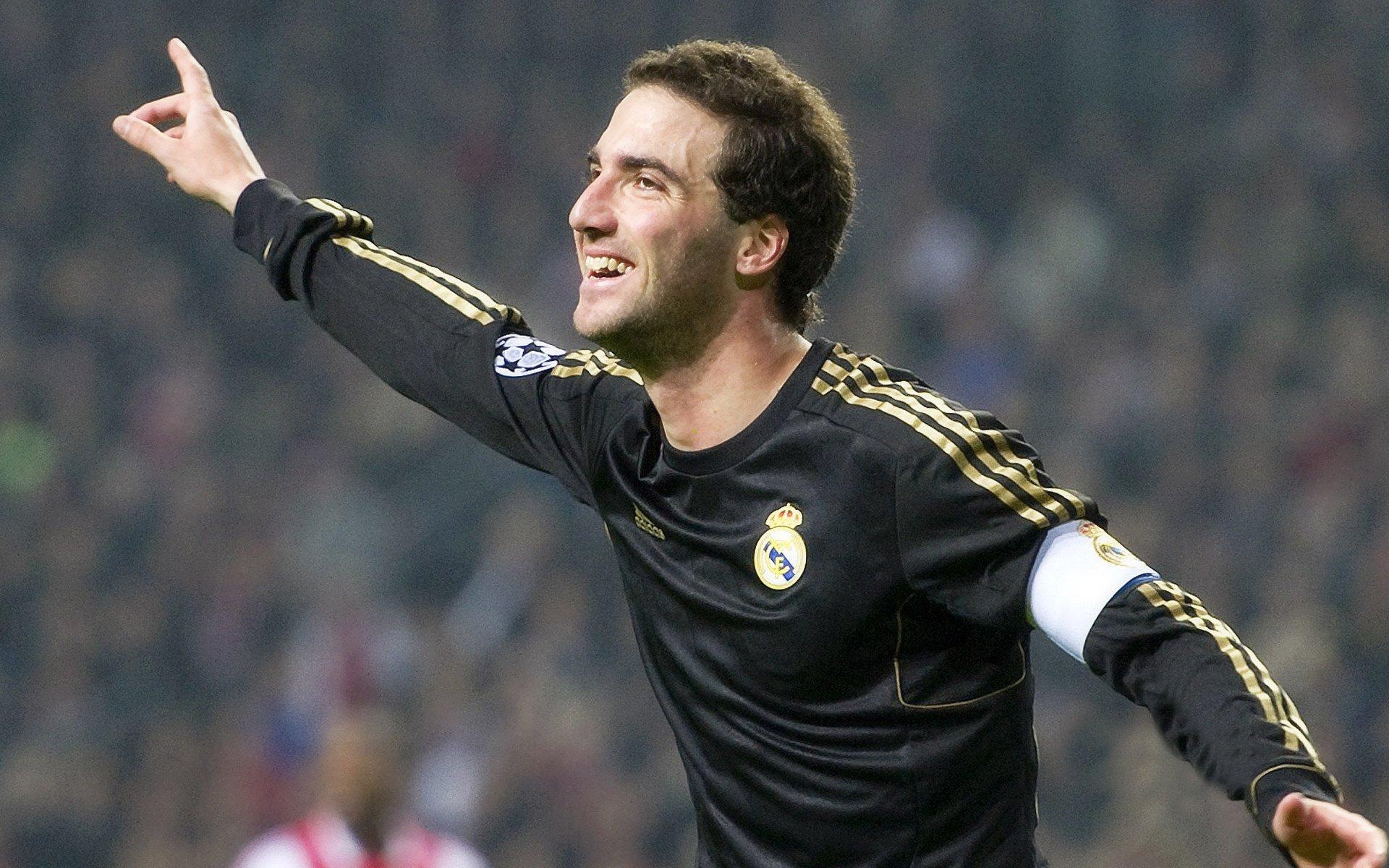 巨星涅槃归来!伤病阴影下的复出之战点燃全场