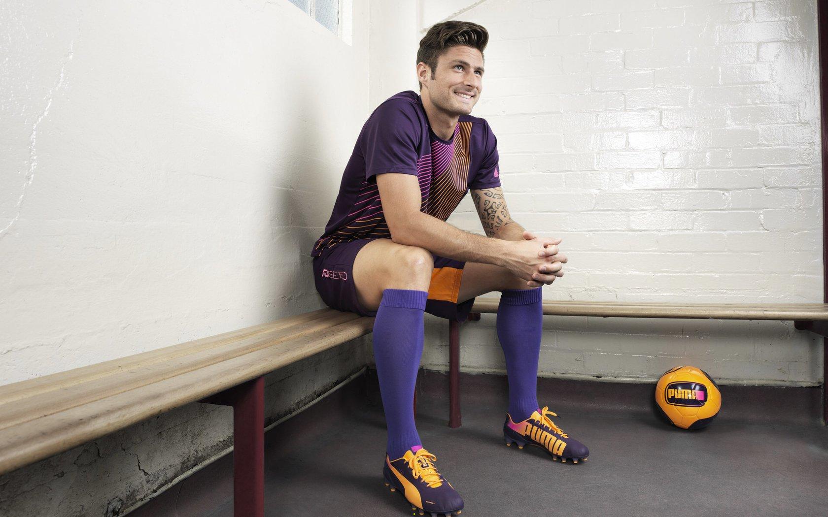 皇家马德里与巴塞罗那上演巅峰对决，西甲冠军悬念再起